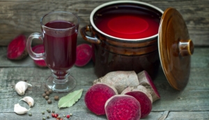 Sok z kiszonych burak&oacute;w